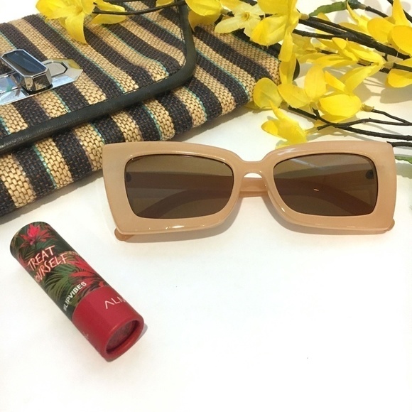 RETRO style retangular butterfly frame sunglasses - Picture 4 of 10
